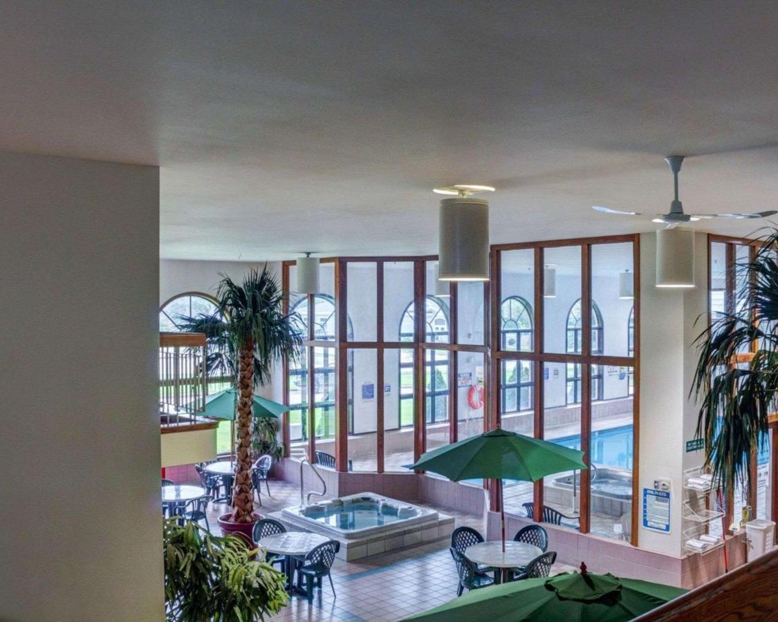 Rodeway Inn Columbia Mall Loop Гранд-Форкс Екстер'єр фото