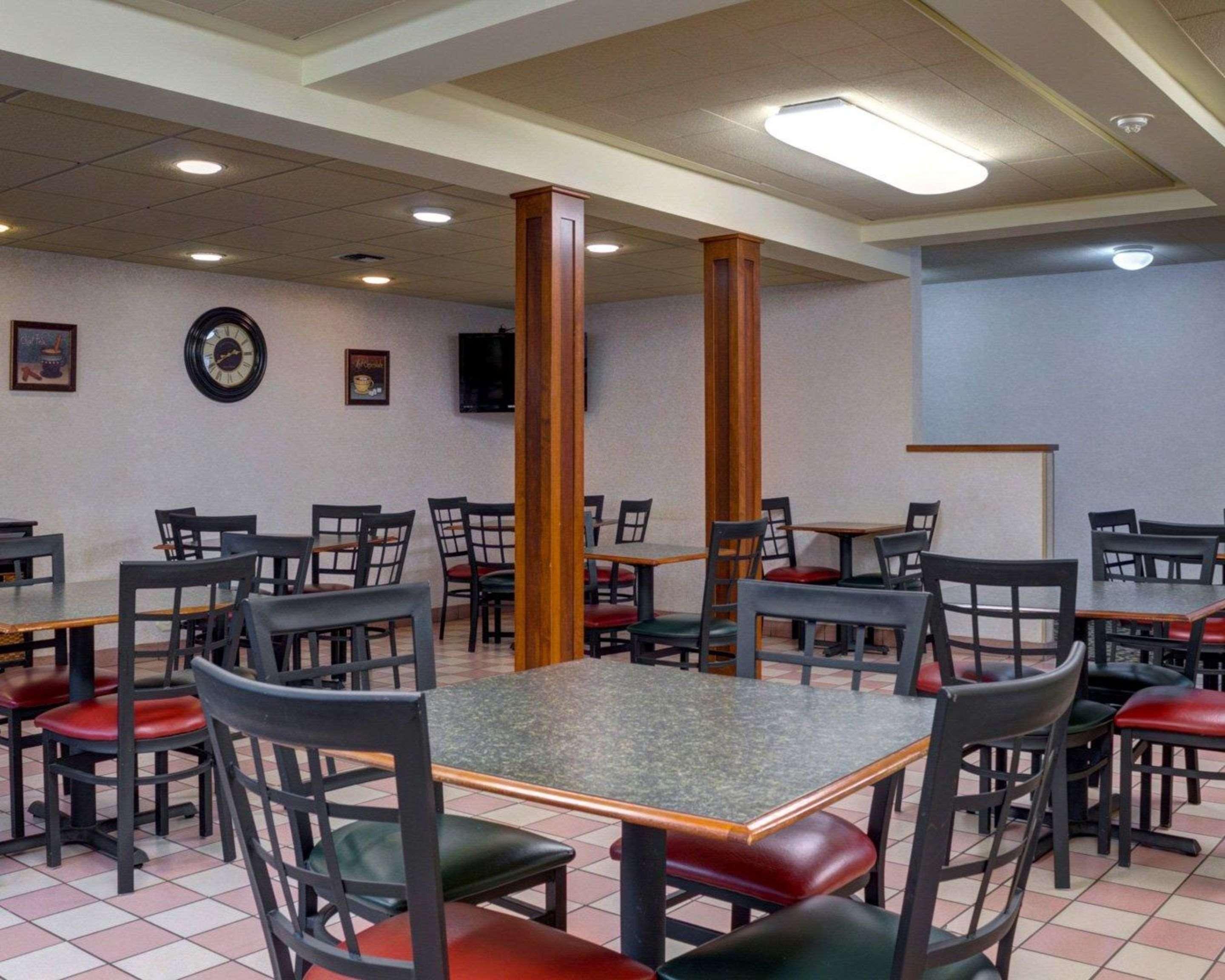 Rodeway Inn Columbia Mall Loop Гранд-Форкс Екстер'єр фото