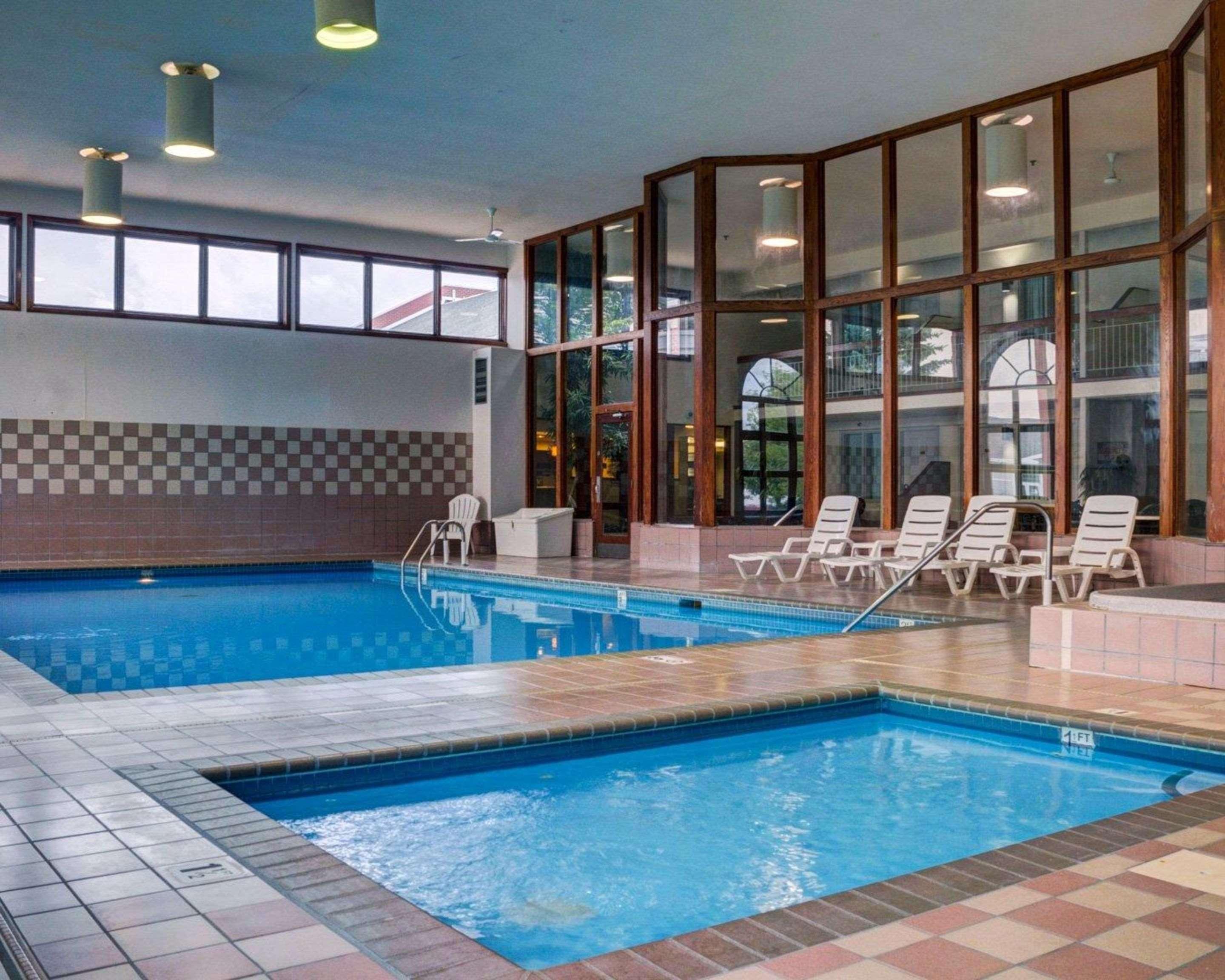 Rodeway Inn Columbia Mall Loop Гранд-Форкс Екстер'єр фото