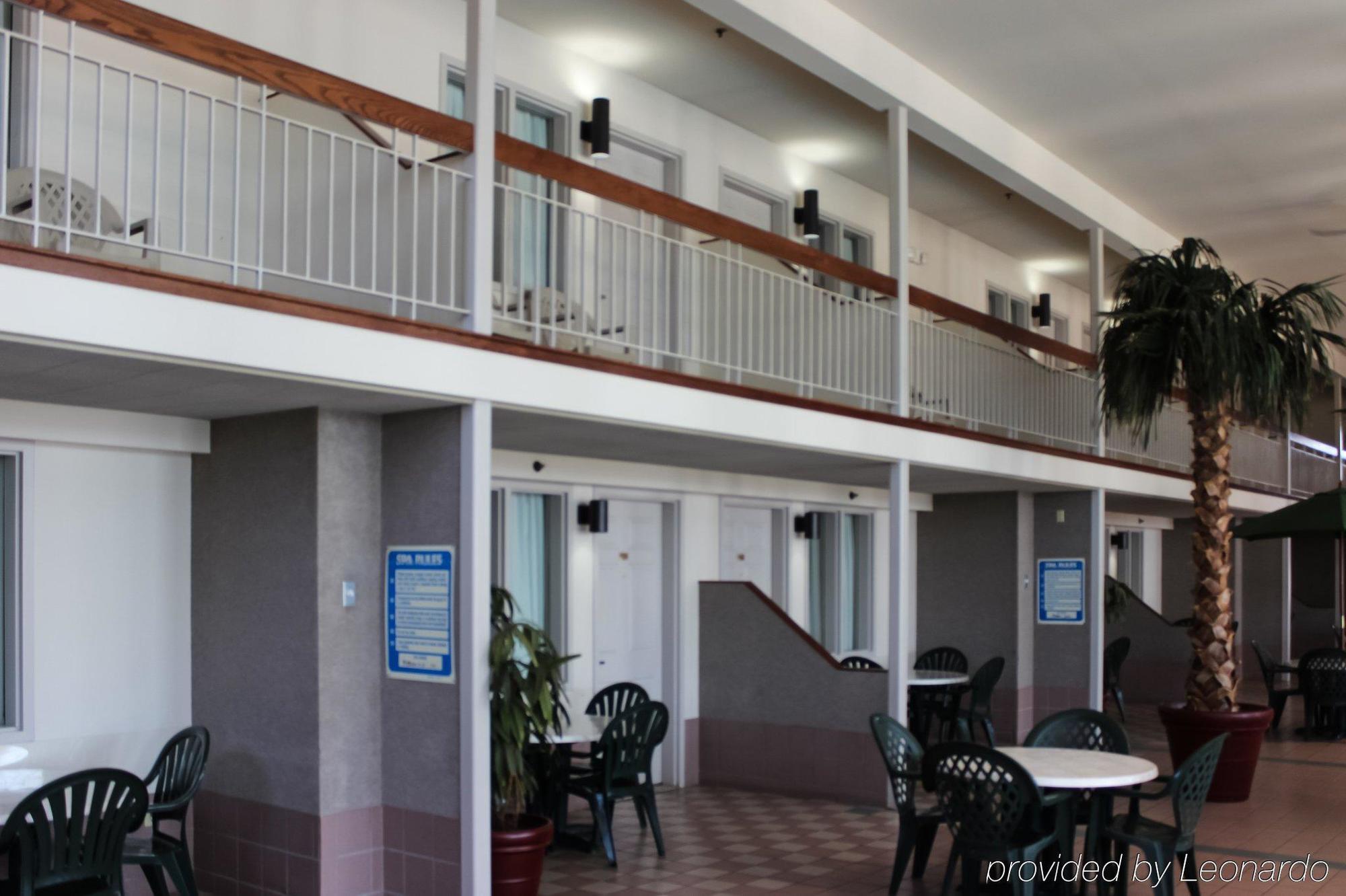 Rodeway Inn Columbia Mall Loop Гранд-Форкс Екстер'єр фото